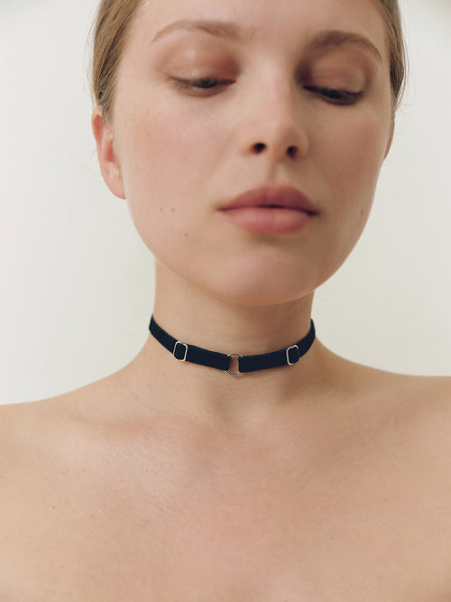Schwarzes Halsband