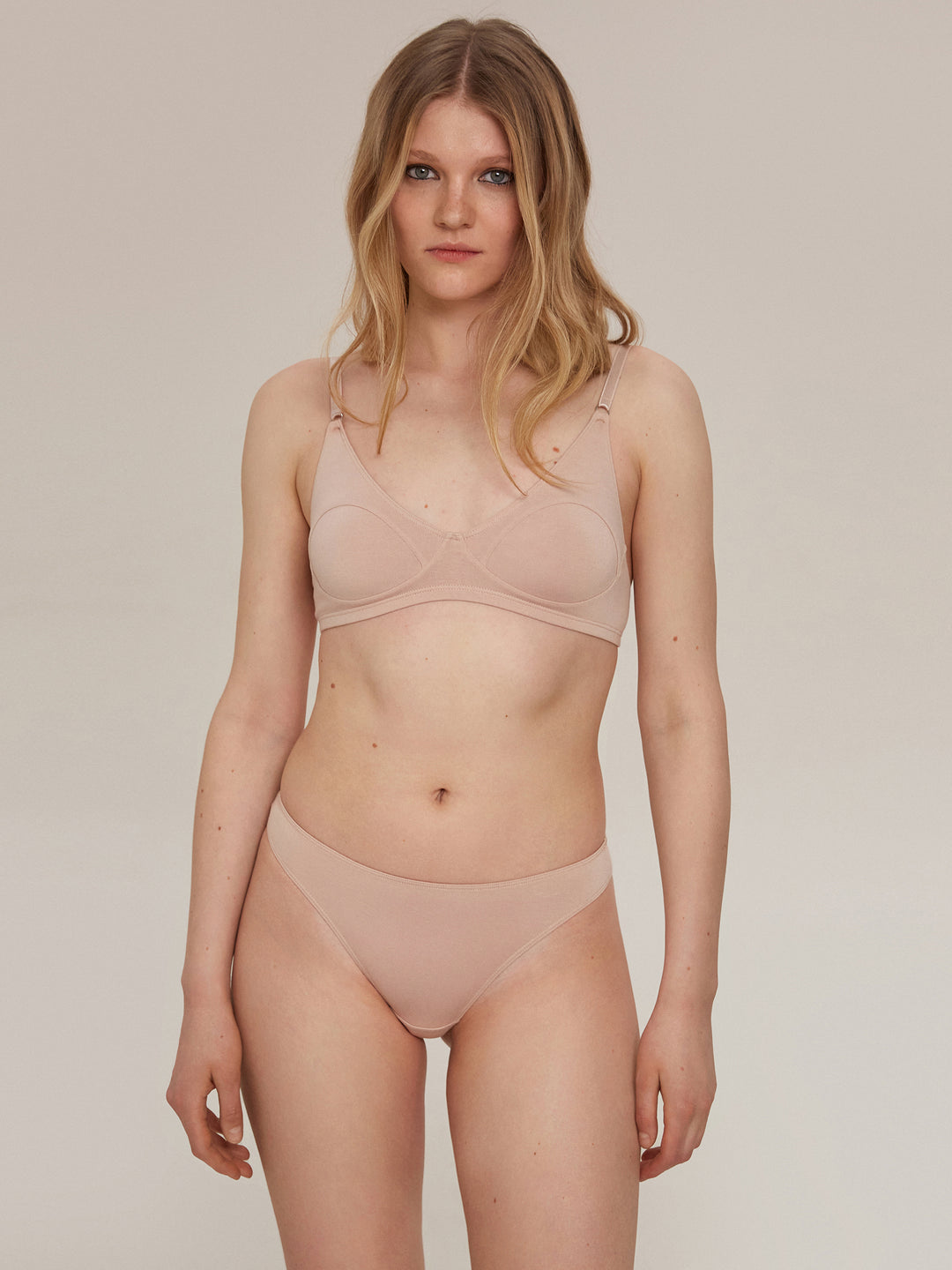 Nude low rise thong